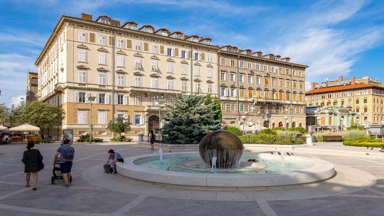 Apartments Art Teatro Риека Экстерьер фото